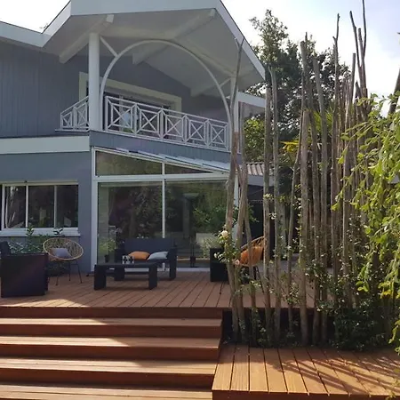 Gayac Villa *